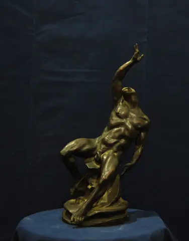 Escultura de Paco Conesa